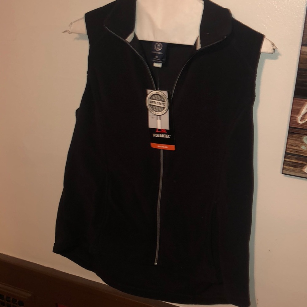 Black fleece vest